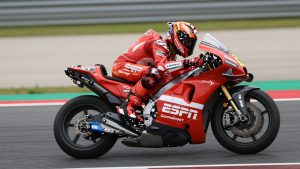 Transmissão noturna do MotoGP na ESPN: picos de adrenalina e impacto no descanso dos torcedores